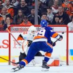 nelson-scores-in-ot-to-lift-islanders-to-4-3-win-over-flyers
