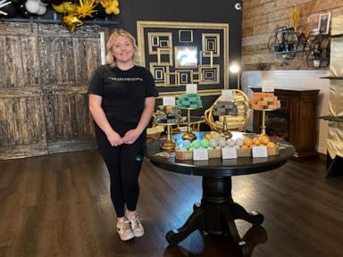 small-town-businesses-embrace-total-solar-eclipse-crowd,-come-rain-or-shine-on-monday