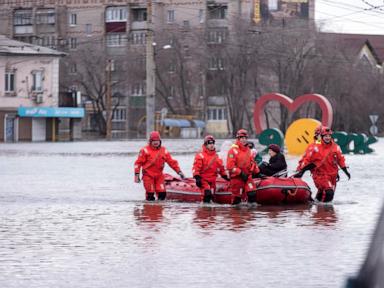 russians-stage-a-rare-protest-after-a-dam-bursts-and-homes-flood-near-the-kazakh-border