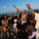 broken-record:-march-is-10th-straight-month-to-be-hottest-on-record,-scientists-say