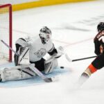 dubois,-roy-end-long-goal-droughts-to-propel-kings-to-3-1-victory-over-ducks