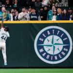 gilbert-dominant-on-mound-and-gets-help-from-rodriguez-in-the-field-as-mariners-top-reds-3-1