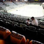 party’s-over:-coyotes-end-tenure-in-the-desert-with-raucous-atmosphere-before-move
