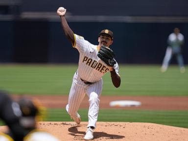 higashioka-hits-2-homers,-including-1st-career-grand-slam,-as-the-padres-beat-the-nats-8-5