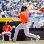 dubon-has-tiebreaking-hit,-pena-homers-as-astros-beat-blue-jays-5-3-for-12th-win-in-14-games