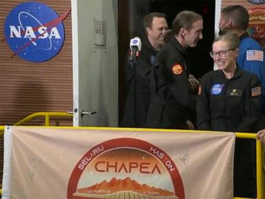 crew-of-nasa’s-earthbound-simulated-mars-habitat-emerge-after-a-year