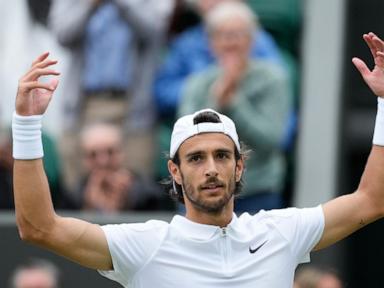 taylor-fritz-beats-alexander-zverev-at-wimbledon.-novak-djokovic-gets-into-it-with-the-crowd