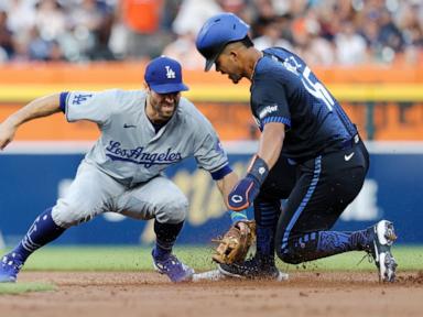 ohtani’s-rbi-double-in-ninth-inning-helps-dodgers-rally-for-streak-ending-win-in-detroit