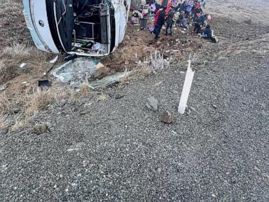 buses-carrying-chinese-tourists-veer-off-new-zealand-road-in-2-crashes-at-the-same-spot.-15-hurt