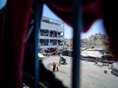 bedwetting,-nightmares-and-shaking.-war-in-gaza-takes-a-mental-health-toll,-especially-on-children