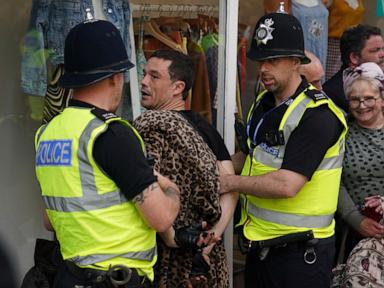 uk-leader-starmer-condemns-attack-on-asylum-seeker-hotel-as-far-right-violence-spreads