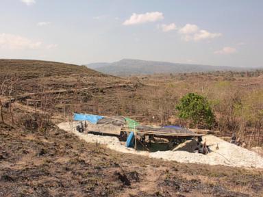 fossils-suggest-even-smaller-‘hobbits’-roamed-an-indonesian-island-700,000-years-ago