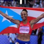 mclaughlin-levrone-and-thomas-romp-to-relay-win,-give-americans-34th-olympic-medal-on-the-track