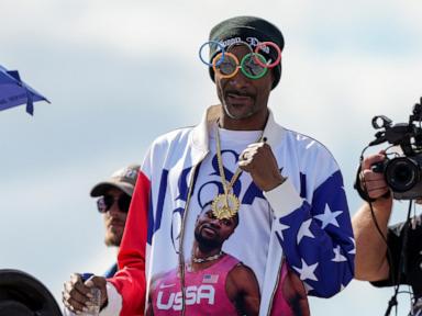 snoop’s-side-quests:-beyond-the-olympics,-rapper-has-proved-versatility-from-cooking-to-wrestling