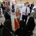 california-gov.-gavin-newsom-nudges-school-districts-to-restrict-student-cellphone-use