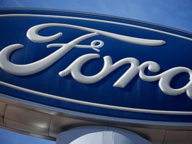 ford-to-shift-electric-vehicle-strategy-by-building-new-lower-cost-pickups-and-a-commercial-van