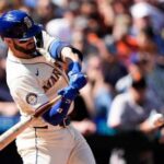 woo-pitches-seven-strong-innings,-mariners-score-twice-in-sixth-and-beat-the-giants-4-3