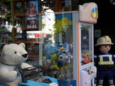 rio-de-janeiro-police-seize-on-a-new-target:-hard-to-grasp-stuffed-animals