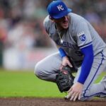 astros-take-advantage-of-two-errors-in-4-run-eighth-to-beat-royals-6-3