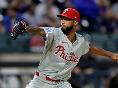 phillies-rout-mets-12-2-behind-bohm-to-punch-playoff-ticket-and-near-nl-east-crown