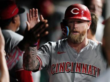 jose-ramirez-hits-3-run-homer-in-8th,-playoff-bound-guardians-beat-reds-5-2