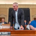 parkinson’s-diagnosis-came-after-favre-began-struggling-with-his-right-arm,-he-tells-tmz-sports