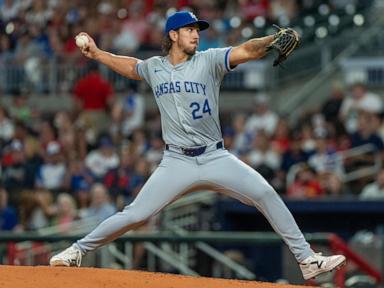 d’arnaud-hits-a-walk-off-homer-as-braves-keep-up-their-playoff-push-with-a-2-1-win-over-royals