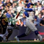mets-blank-brewers-5-0-behind-lindor-and-peterson-to-move-1-win-from-wild-card