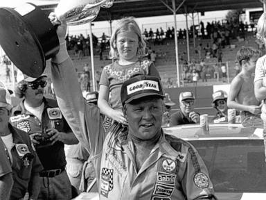 chase-briscoe-holds-off-kyle-busch-in-southern-500-to-advance-to-nascar-cup-playoffs