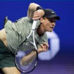 us-open:-no.-1-jannik-sinner-gets-past-tommy-paul-to-set-up-a-quarterfinal-against-daniil-medvedev