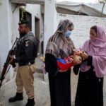 gunmen-kill-a-polio-worker-and-a-policeman-during-a-vaccination-campaign-in-pakistan