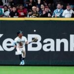 lowe-plates-winning-run-during-3-run-8th-and-rangers-rally-to-beat-mariners-5-4-in-rocker’s-debut