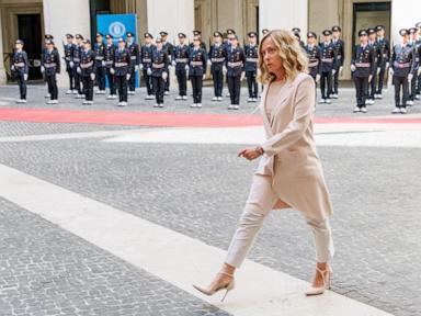 uk-leader-starmer-seeks-to-learn-from-meloni’s-tough-migration-policies-at-meeting-in-rome