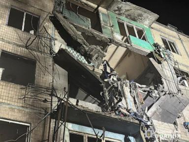 12-injured-after-a-russian-glide-bomb-smashes-into-a-ukrainian-apartment-building