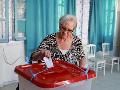 tunisians-vote-in-an-election-with-one-of-president-saied’s-2-challengers-in-prison