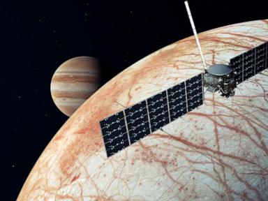 nasa’s-europa-clipper-spacecraft-will-scour-jupiter-moon-for-the-ingredients-for-life