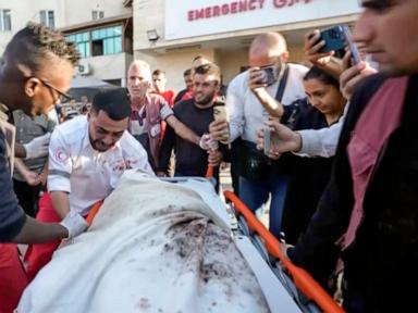 a-gaza-medic-realizes-he’s-carrying-his-own-mother’s-body,-killed-by-an-israeli-airstrike