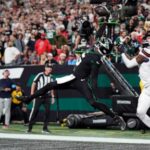 jets’-garrett-wilson-makes-a-jaw-dropping,-1-handed-td-catch-vs.-texans