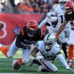burrow-ties-career-high-with-5-td-passes-as-bengals-get-first-home-win,-41-24-over-raiders