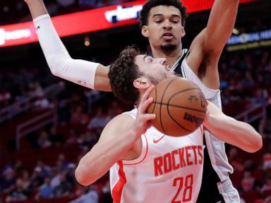 green-and-vanvleet-score-21-each-as-houston-rockets-rout-san-antonio-spurs-127-100