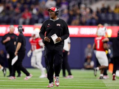 hajj-malik-williams-throws-2-tds-passes-to-help-no.-24-unlv-beat-cal-24-13-in-the-la-bowl