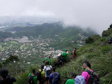 at-one-of-rio-de-janeiro’s-hardest-trails,-a-paraplegic-athlete-climbed-into-clouds