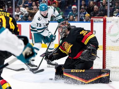 pettersson-scores-twice-44-seconds-apart-and-canucks-hold-off-sharks-4-3