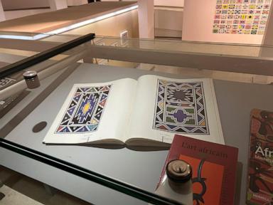 south-african-retrospective-exhibition-honors-the-colorful-work-of-artist-esther-mahlangu