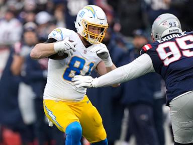 justin-herbert-tosses-3-tds,-chargers-clinch-a-playoff-spot-with-a-40-7-rout-of-patriots