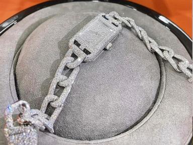thief-swipes-$13-million-in-jewels,-handbags,-cash-from-london-mansion