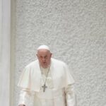 pope-says-bullying-at-school-prepares-students-for-war,-not-peace