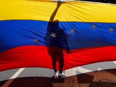 venezuela’s-opposition-leader-defies-maduro-to-lead-protests-that-end-in-confusing-arrest-claims