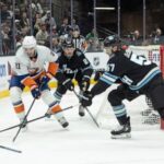 barzal’s-late-goal-leads-islanders-to-3rd-straight-road-win,-2-1-over-utah