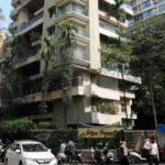 indian-bollywood-star-saif-ali-khan-is-stabbed-by-an-intruder-at-his-home-in-mumbai